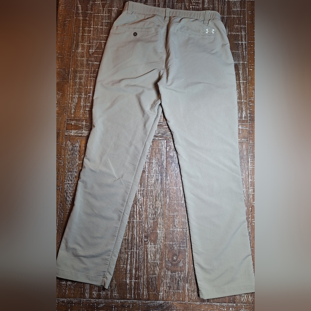 Under Armour Pants‎ Mens 32x32 Flat Front Chinos Khaki Beige Athletic Logo